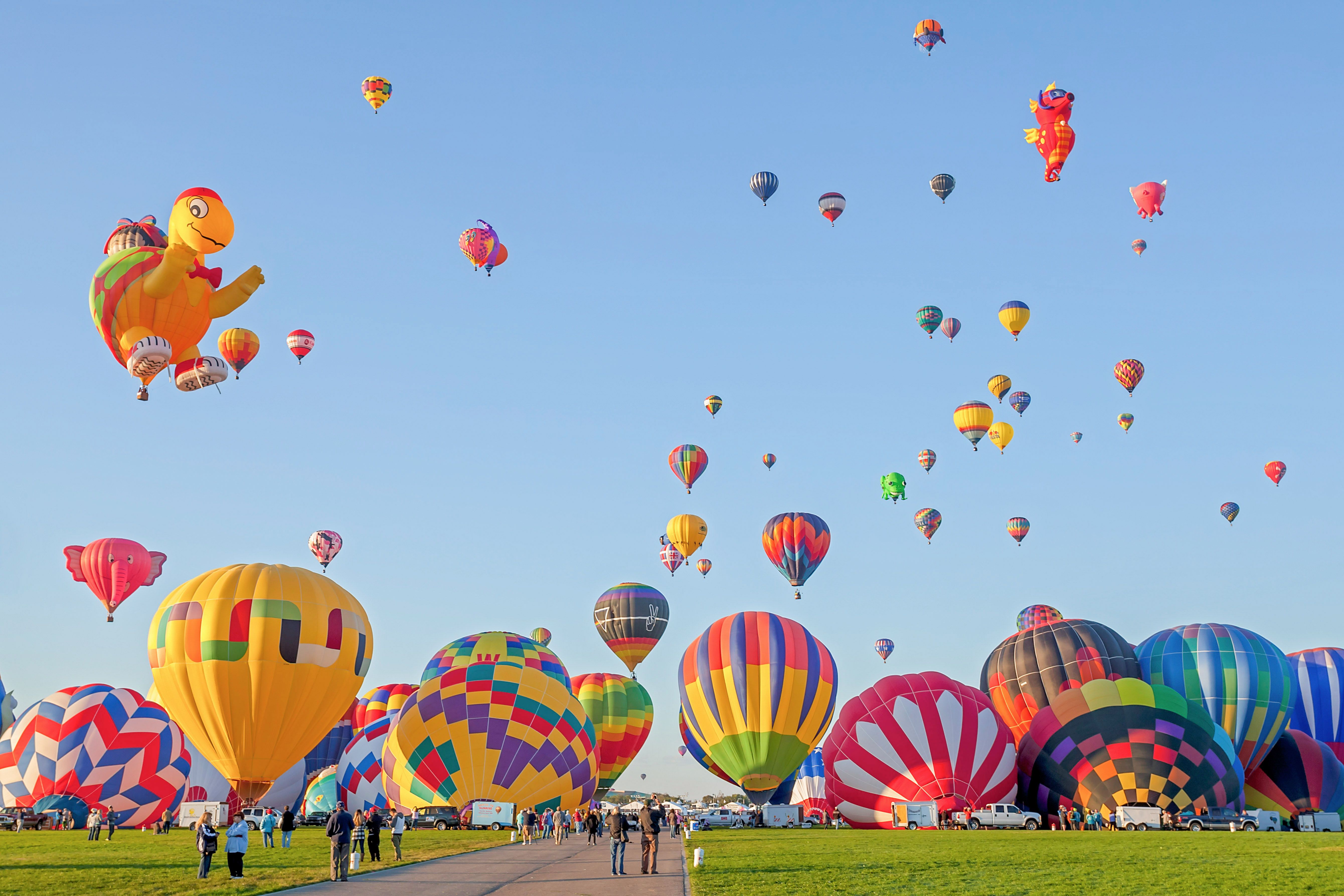 Massive hot air balloon launch
